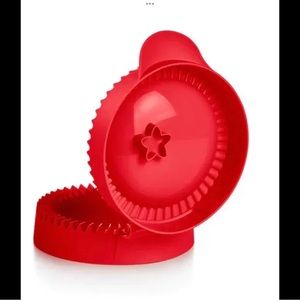 NEW Tupperware Mini Pie Maker
